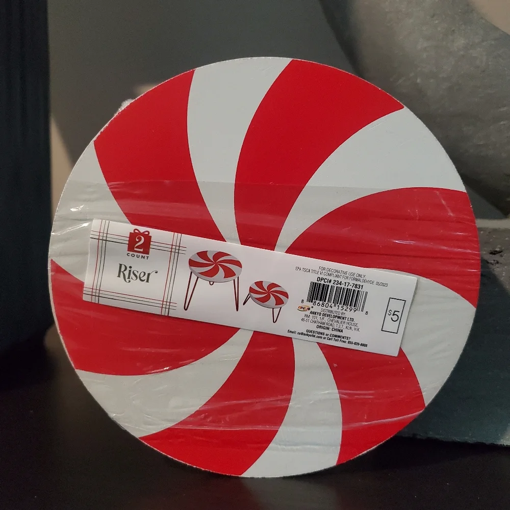 TARGET BULLSEYE PLAYGROUND PEPPERMINT RISERS 2CT
